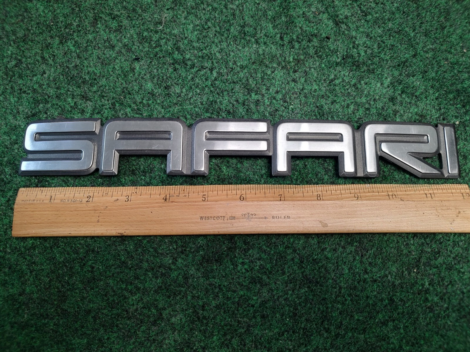 GMC 1995-2005 Safari Rear Door Emblem Badge Logo Nameplate Name 15690681 1S8