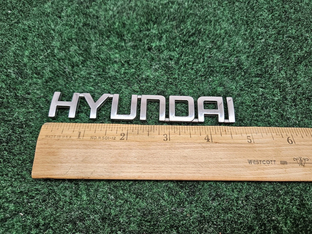 HYUNDAI REAR TRUNK LID CHROME EMBLEM LOGO Badge Name Plate Nameplate OEM 2S6