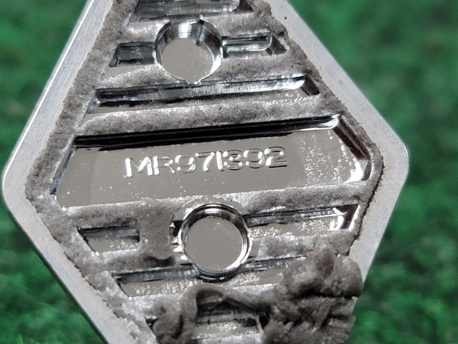 02 03 Mitsubishi Galant Front Grille Emblem Triple Diamond Logo Badge OEM 1M1