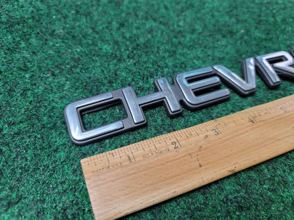 Chevrolet 1997-2003 Blazer 1999-2005 Venture Rear Emblem Badge Logo 10237582 1M1