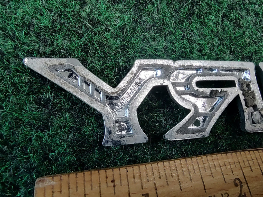97 98 99 00 01 TOYOTA CAMRY GOLD REAR TRUNK EMBLEM ORNAMENT BADGE LOGO 4S7