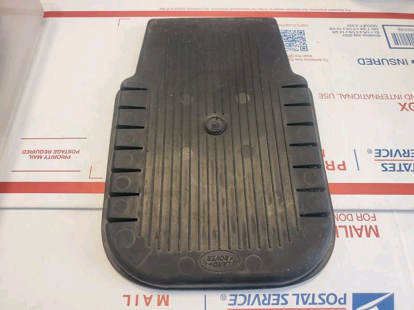 05-16 RANGE ROVER SPORT CENTER CONSOLE STORAGE BOX TRAY RUBBER MAT TRIM OEM 4L8