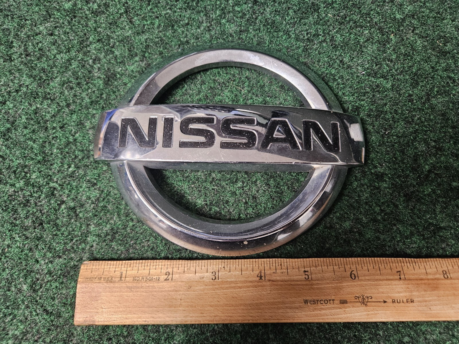 2004 2006 2008 2010 2012 2014 2015 Nissan Titan Armada Grille Emblem OEM 4M4