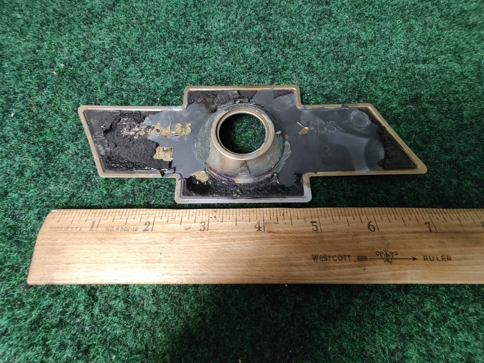 2005 Chevy Cavalier Trunk Keyhole 22718466 Emblem Nameplate Logo 7S2