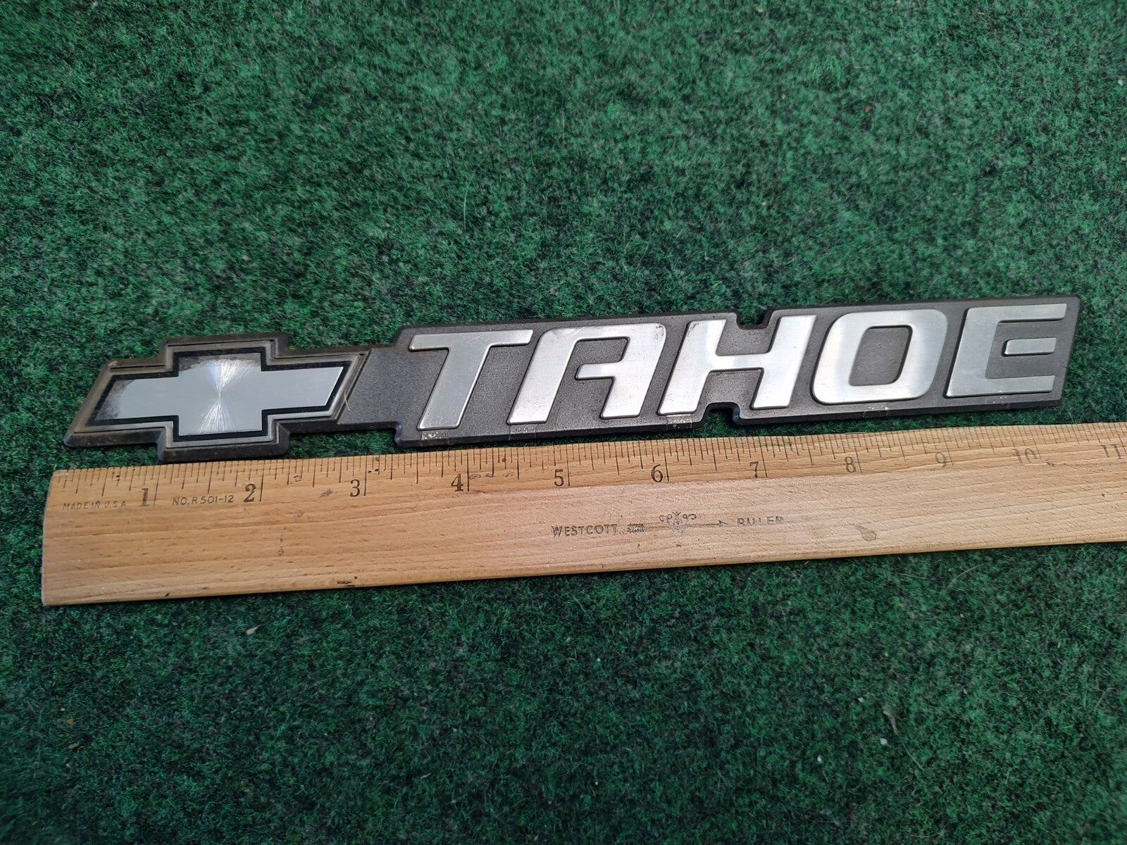Chevy 2000-2006 Tahoe Front Door Tailgate Emblem Badge Logo Name 15707463 4S4