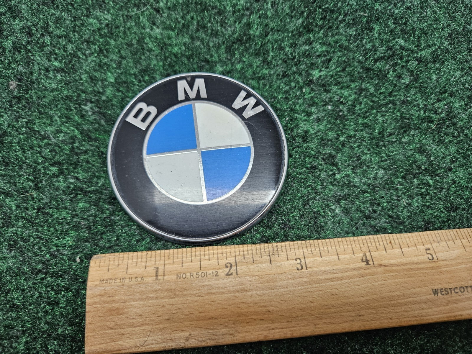BMW Emblem Replacement 51-14-8-132-375 Logo BMW Roundel Decal Used 8132375 GL2