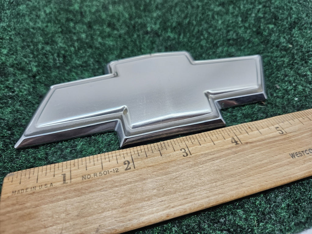 2005 2006 2007 2008 2009 2010 Chevrolet Cobalt Rear Trunk Deck Lid Emblem 7S9