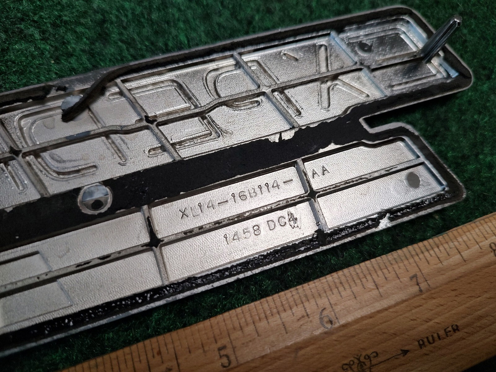 1997-2002 FORD EXPEDITION EDDIE BAUER TRITON V8 EMBLEM BADGE SYMBOL OEM 2S3