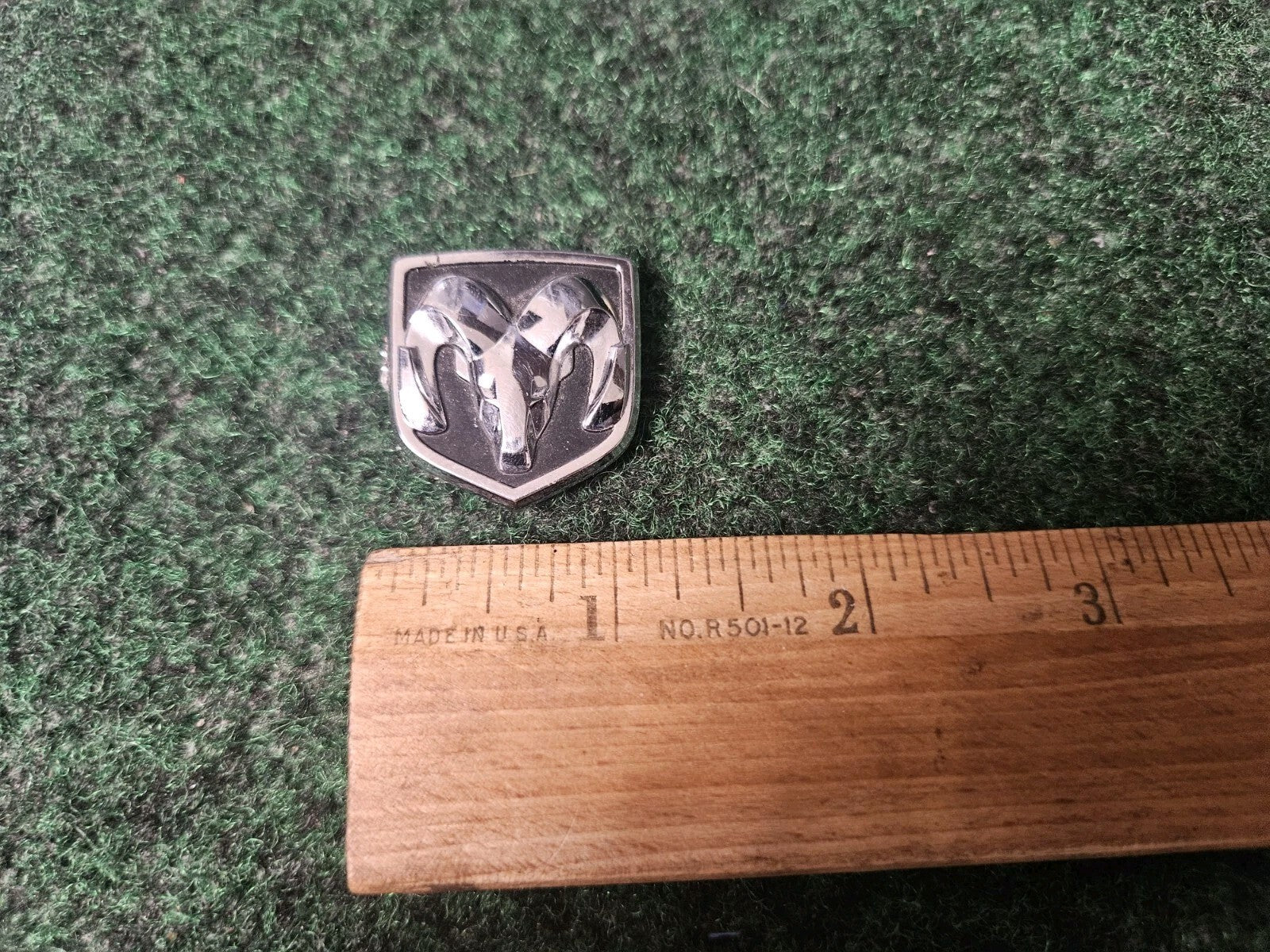 DODGE STEERING WHEEL EMBLEM OEM RAM 1500 2500 CHARGER DURANGO CARAVAN 3M5