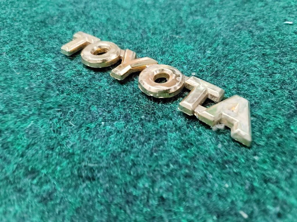 Toyota Camry Emblem Logo Letter Badge Trunk Rear Gold 4 Inch OEM Name Plate 10L3