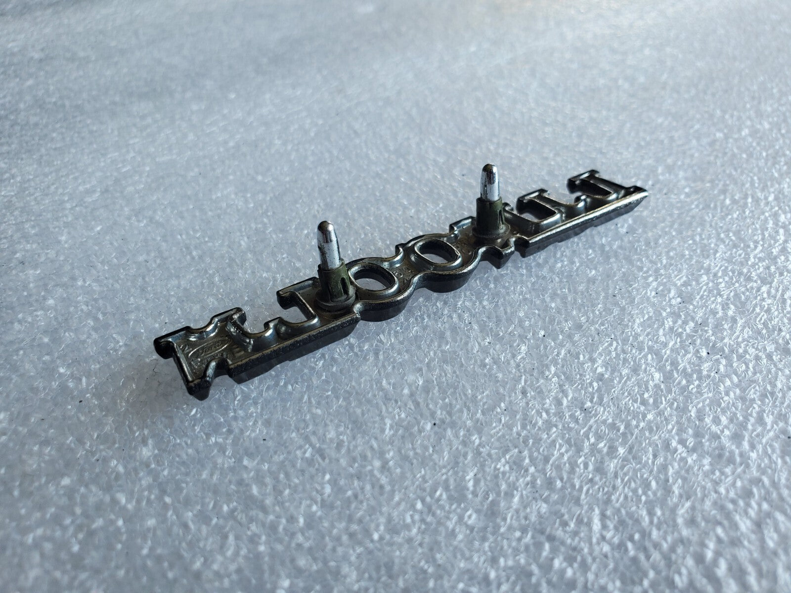 Lincoln OEM Chrome Black Metal 3 3/8" Emblem Badge Logo Name E1WE-5442550-AB VNT