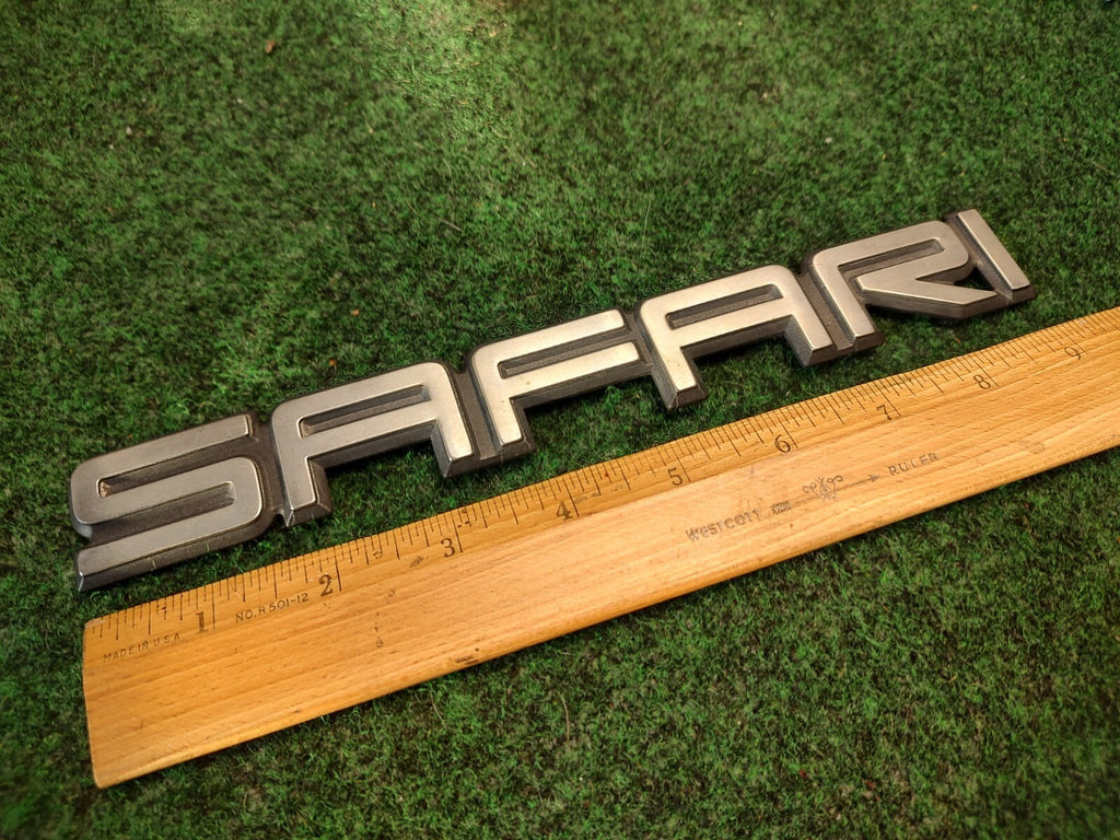 1995-2005 GMC SAFARI EMBLEM LETTERS LOGO SYMBOL BADGE REAR DOOR SILVER OEM 3S8