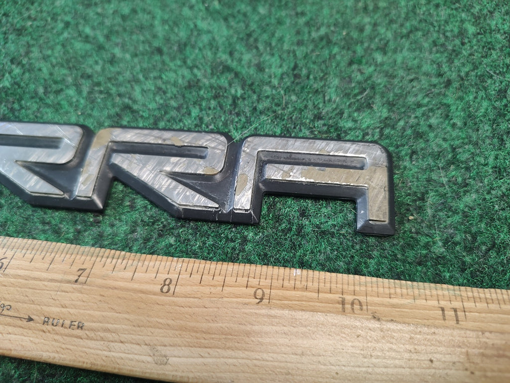 GM OEM End Gate Name Plate Assembly 02-06 GMC Sierra 15755397 1S7