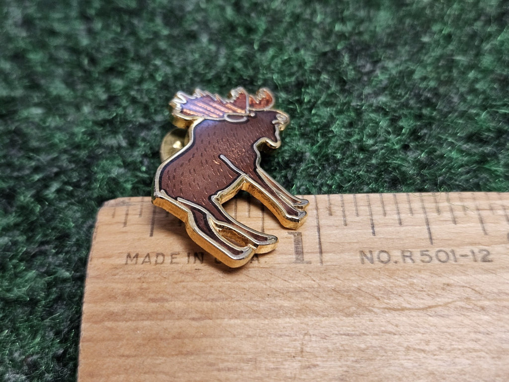 Moose  Pin ~ 90's Brooche Lapel Pin Clasp Brown