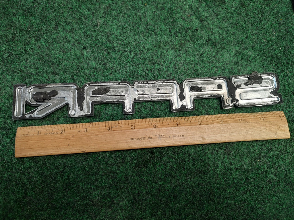 GMC 1995-2005 Safari Rear Door Emblem Badge Logo Nameplate Name 15690681 1S8