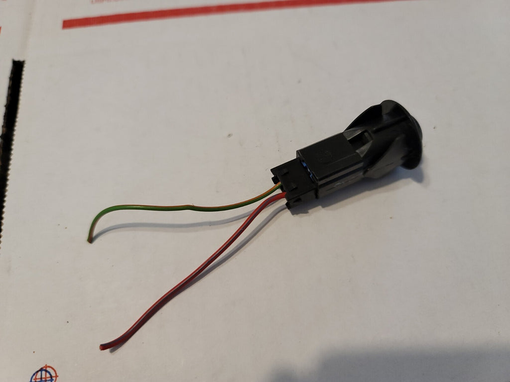 2011-2013 GRAND CHEROKEE DURANGO FUEL FILLER DOOR SWITCH GAS HATCH SWITCH 1L7