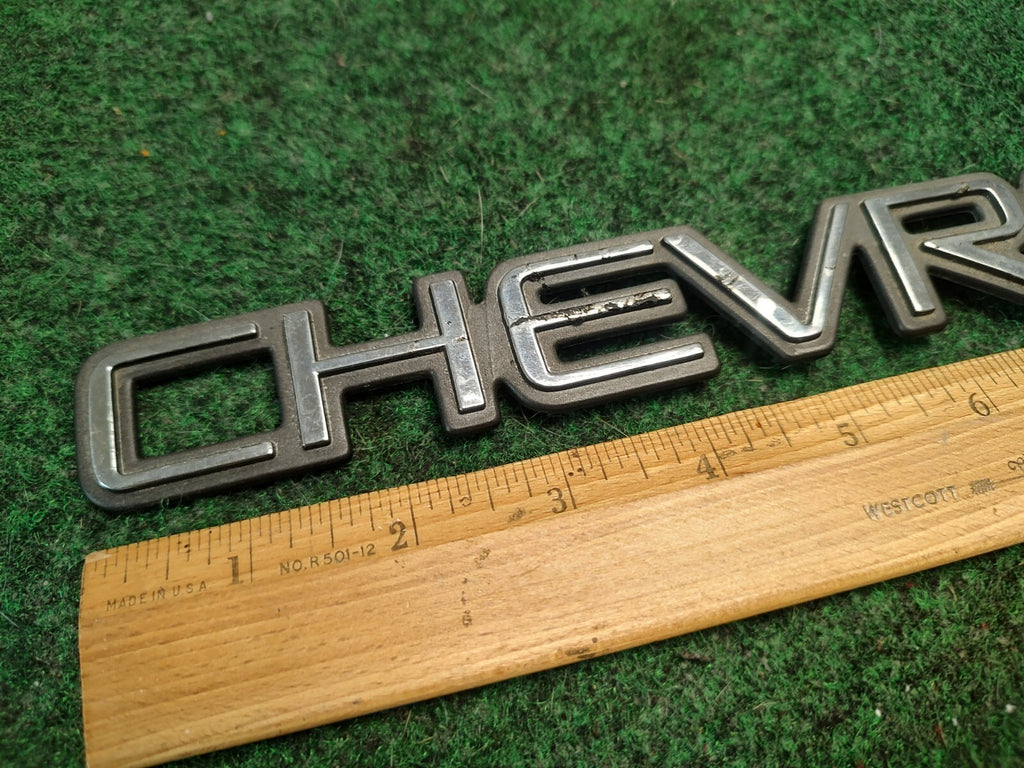 1999-2006 Chevrolet Silverado Logo Nameplate Emblem 13" Logo Badge 3S5