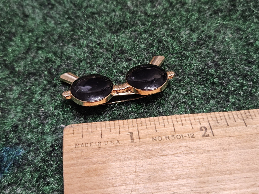 Oval Sunglasses in Gold Tone Metal Lapel Pin Brooch 1.75"