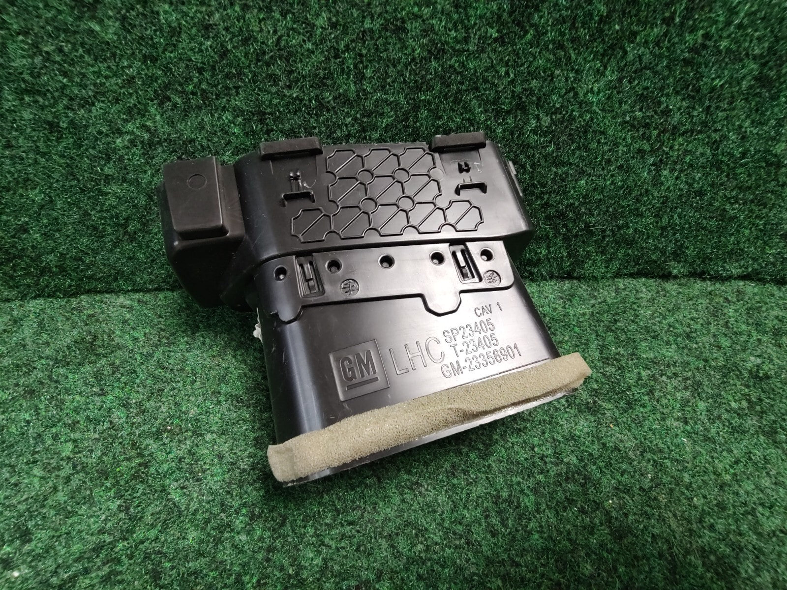 2019-2021 SILVERADO SIERRA DRIVER SIDE CENTER AC AIR VENT OUTLET LH 23356901 JT8