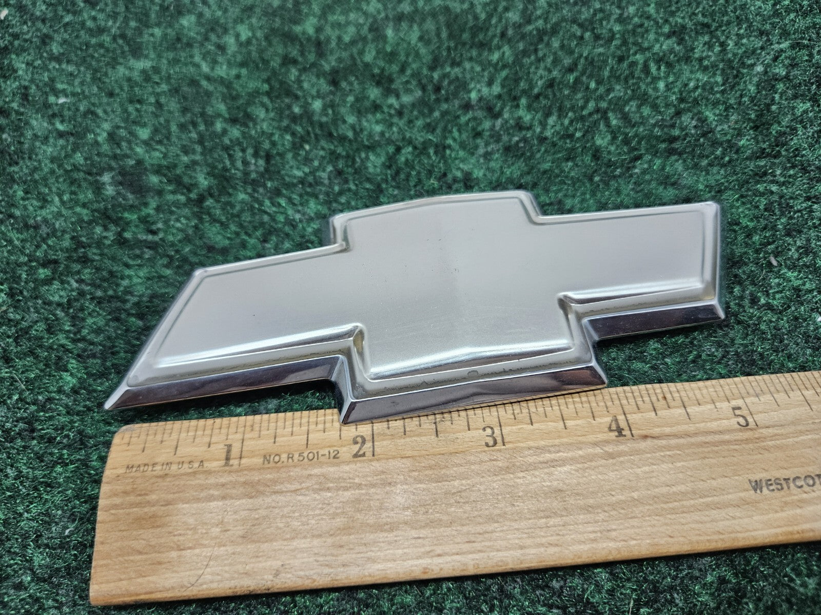 2005 2006 2007 2008 2009 2010 Chevrolet Cobalt Rear Trunk Deck Lid Emblem 05 7S9