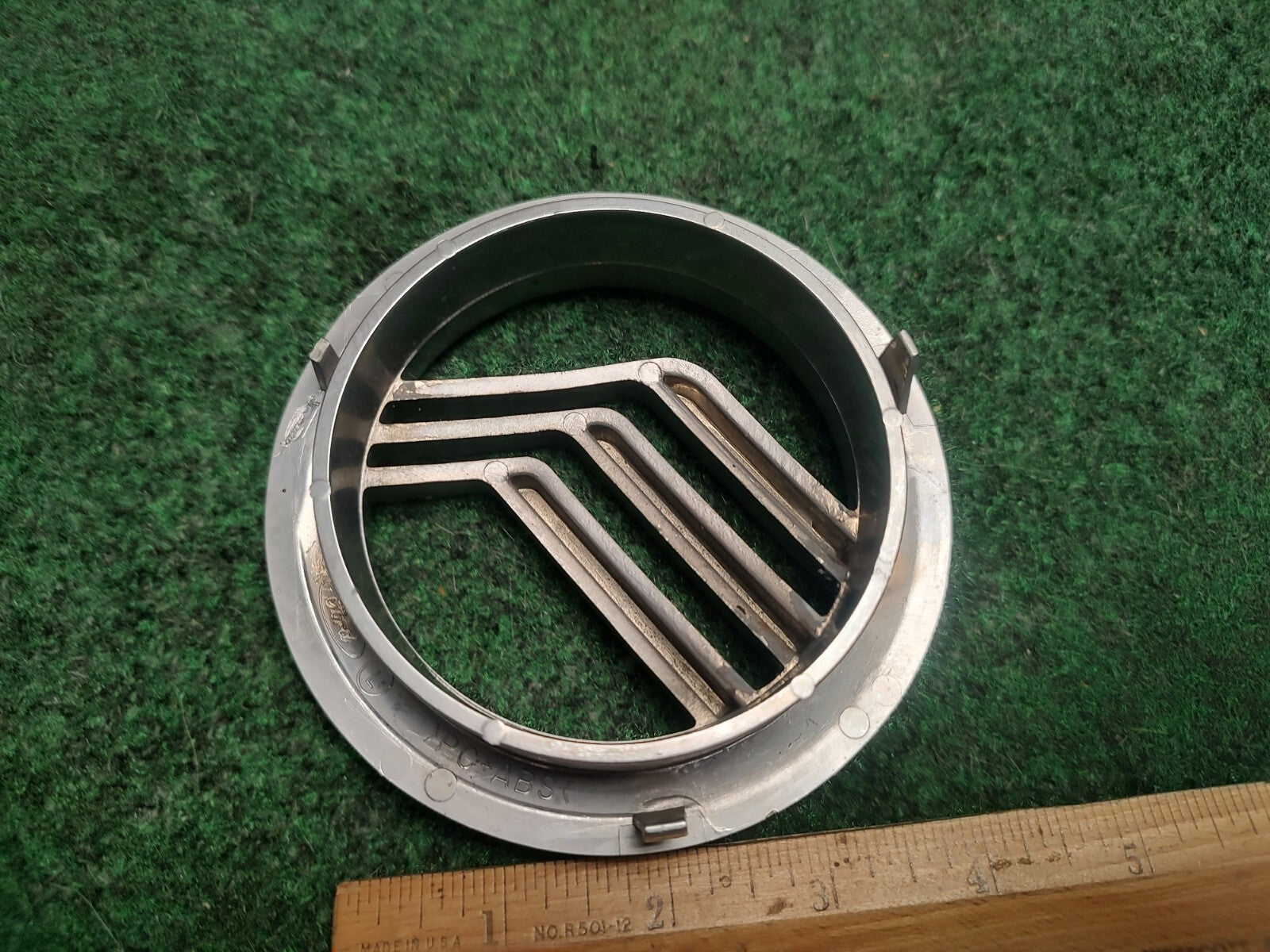 2002-05 Mercury Mountaineer Front Grille Emblem OE Motorcraft 3l24-8B262-AA 3S6
