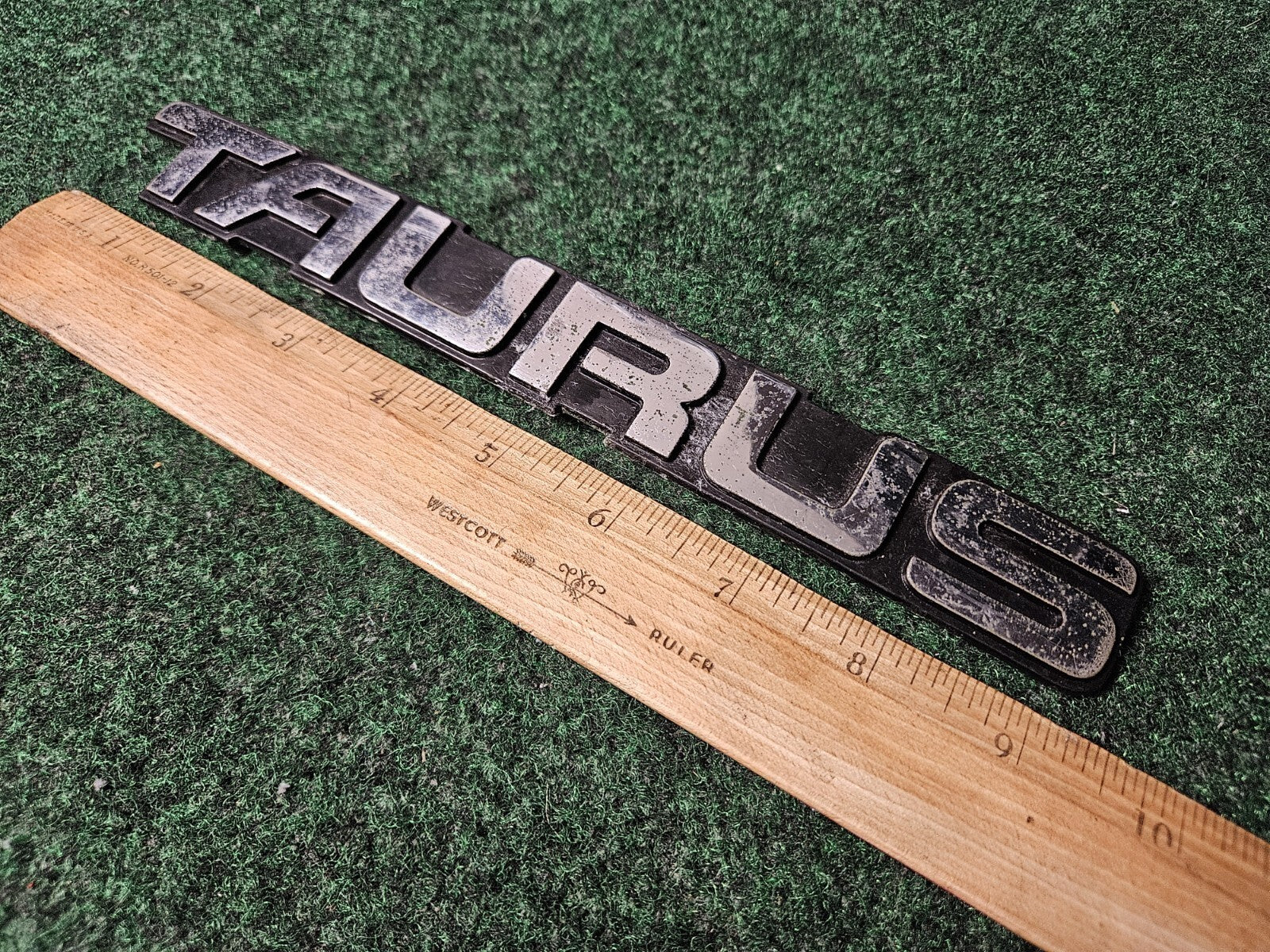 1989 1992 1993 1994 Ford Taurus Rear Nameplate Badge Emblem F2DB-5443550-BA 5M1