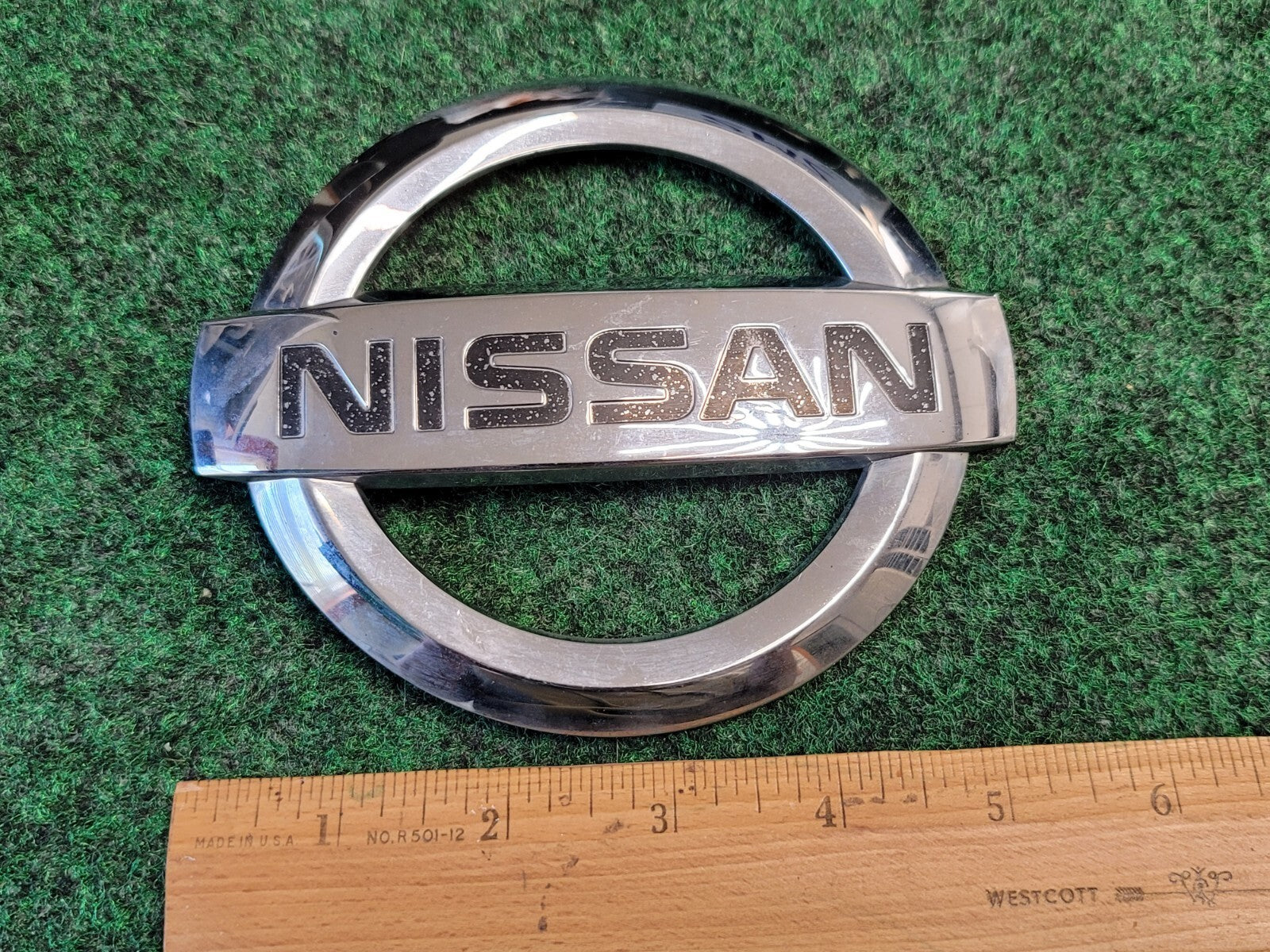 2004-2009 NISSAN QUEST REAR CHROME EMBLEM LOGO SIGN SYMBOL  65890-5Z010 2M2