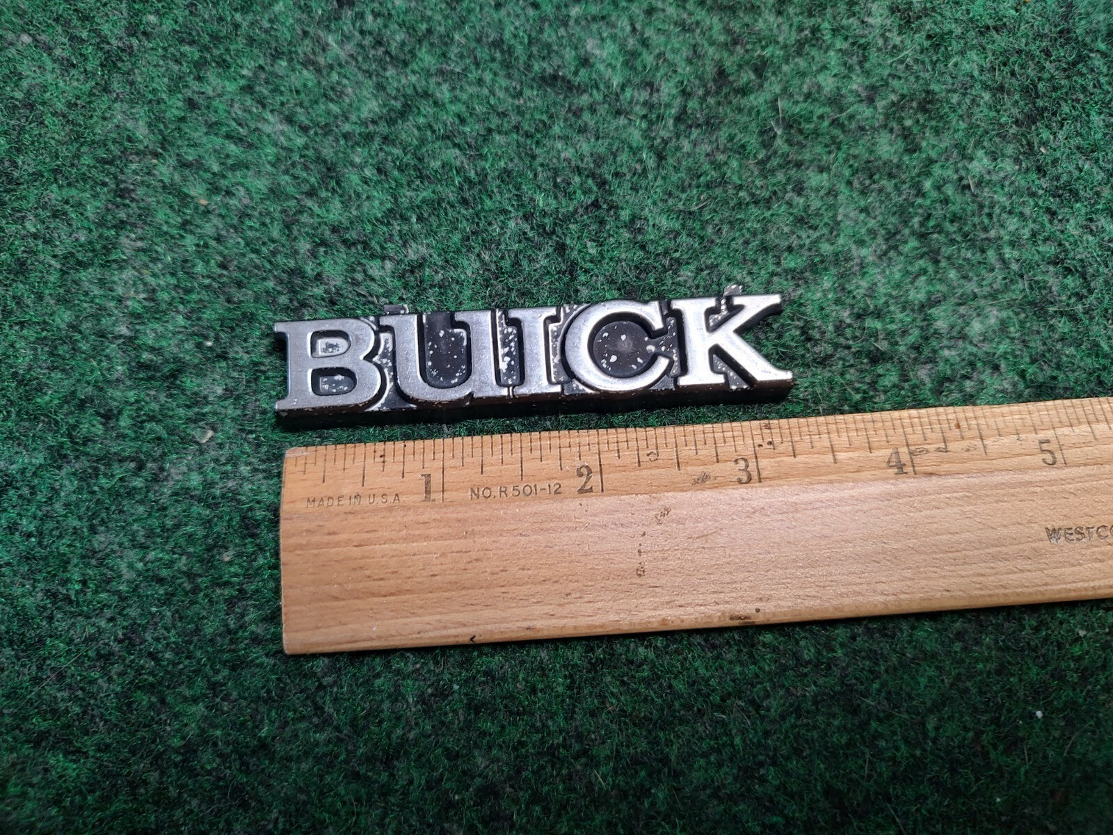 2003 2004 BUICK PARK AVENUE FRONT GRILLE EMBLEM BADGE SYMBOL 02 03 USED OEM 4S4