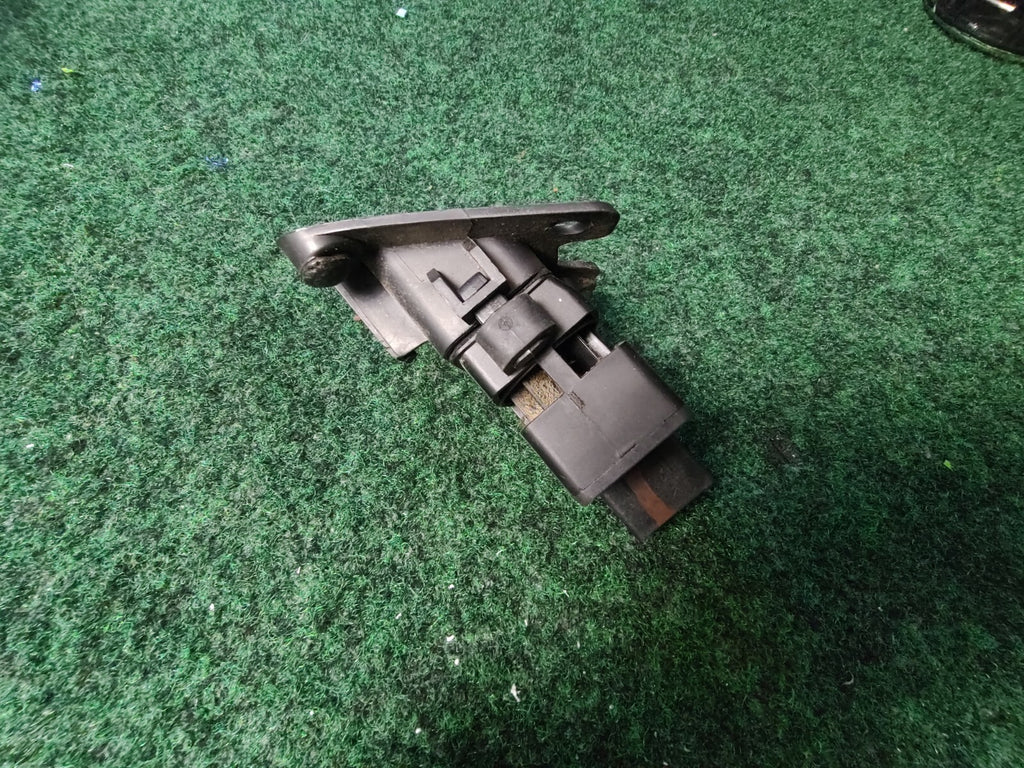 2013-2016 FORD FUSION LINCOLN MKZ AC DEFROST SENSOR RELAY SWITCH DG9H-19T562 4L8