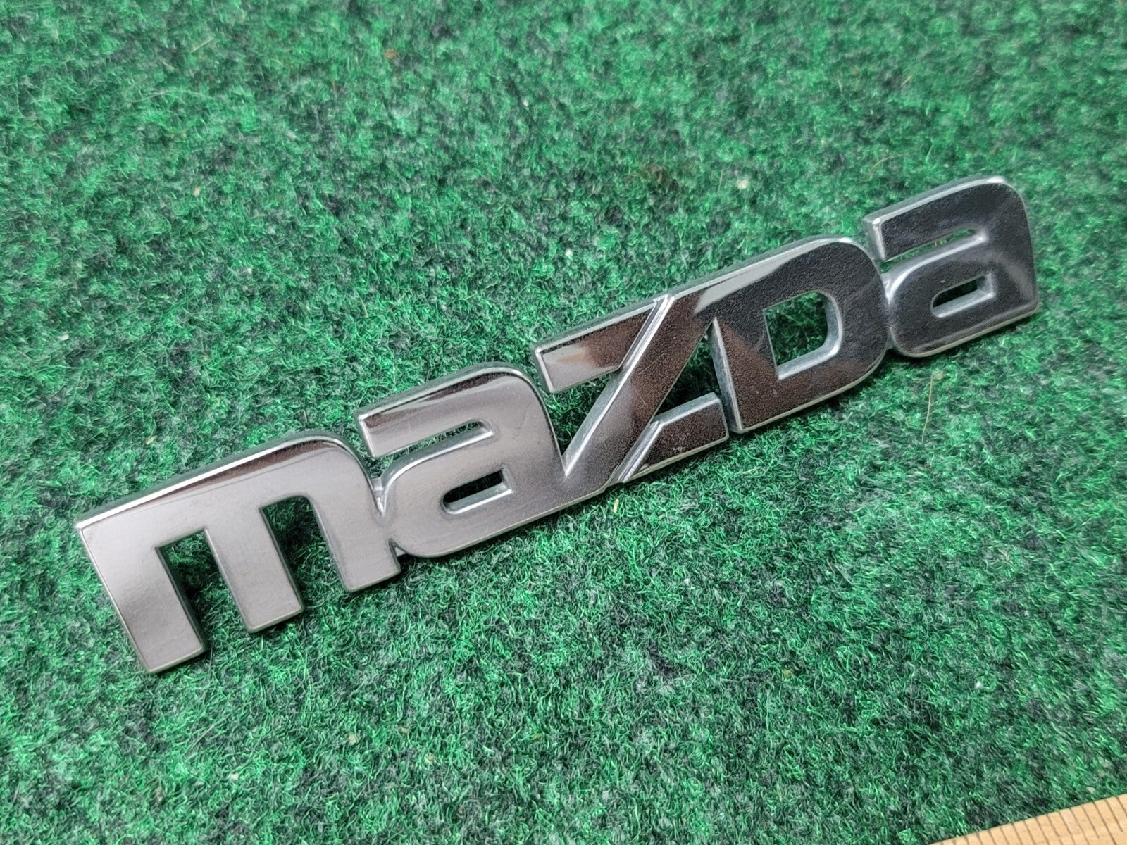 1999 00 2001 2002 2003 Mazda Protege Rear Trunk Nameplate Emblem B25D-51-710 1M1