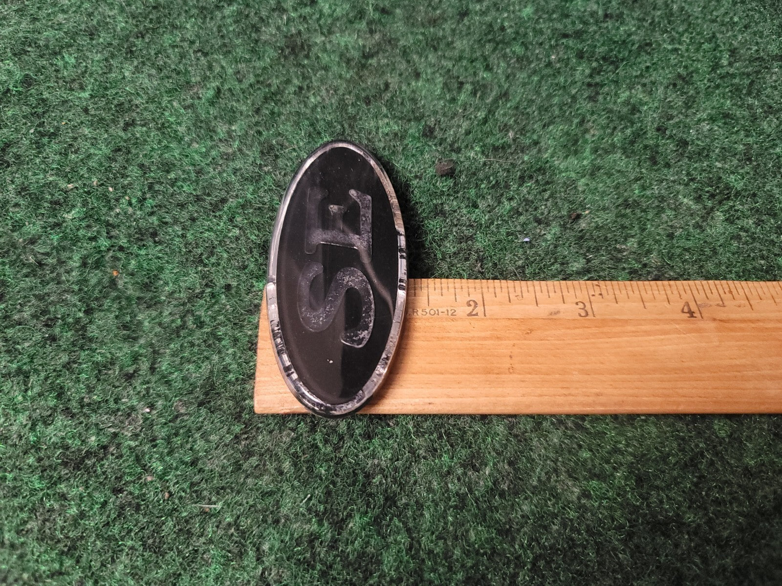FORD MUSTANG SE CIRCA '98 REAR EMBLEM OEM 97BB F16098 5S5