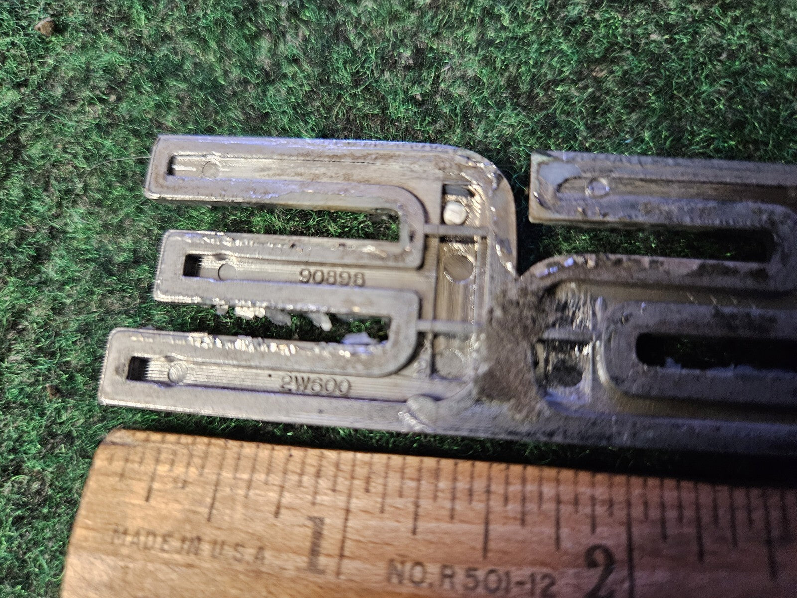 1999-2004 Nissan Pathfinder SE Rear Hatch Liftgate Emblem Badge 908962W600 5M2