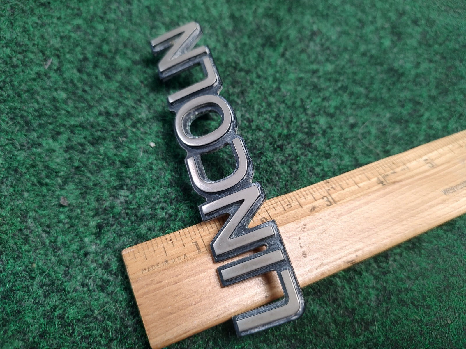 Lincoln OEM  Plastic Emblem Badge Logo Nameplate Name Plate Plastic 3S2