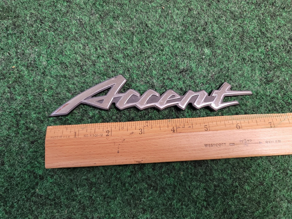 2003 2004 2005 HYUNDAI ACCENT REAR TRUNK LID EMBLEM LOGO BADGE SYMBOL OEM 2M6